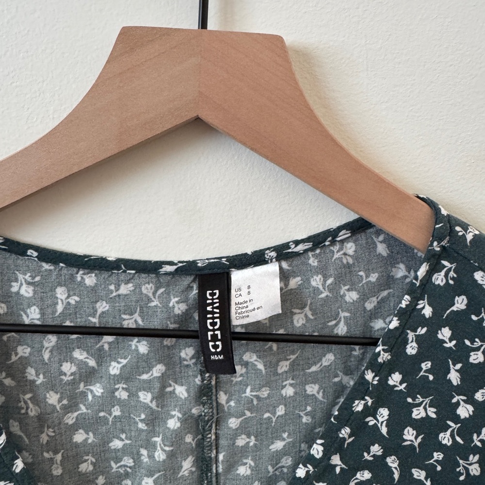 Floral Green Short Sleeve Dress - Picture 2 of 6